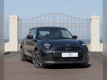 ميني  كوبر  3 سلندر  هاتش باك  أسود  2025