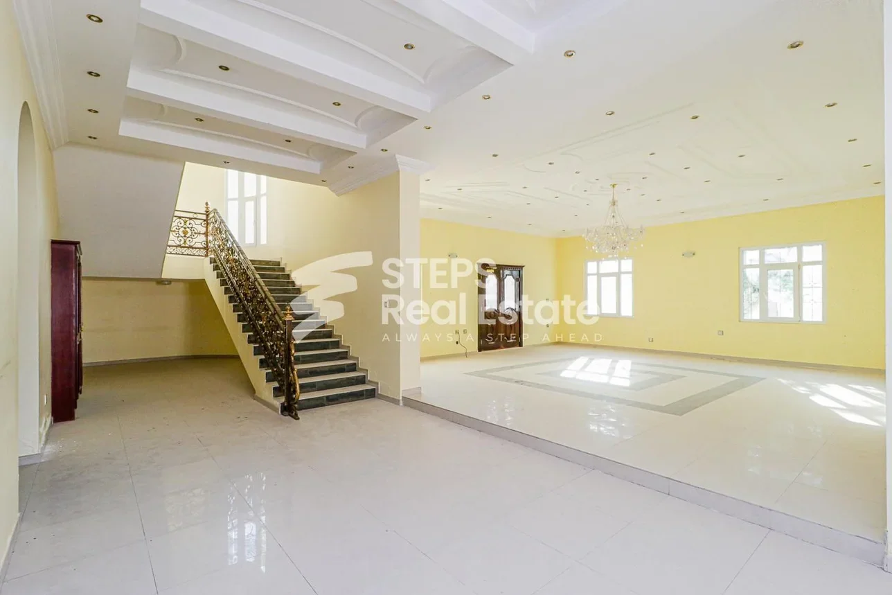 Family Residential  - Not Furnished  - Doha  - Legtaifiya  - 6 Bedrooms