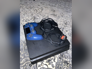 اجهزة العاب الفديو - سوني  - بلاي ستيشن 4  - 500 جيجابايت  -تشمل أجهز تحكم: 1