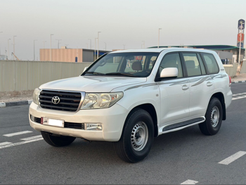Toyota  Land Cruiser  GX  2011  Automatic  185,000 Km  6 Cylinder  Four Wheel Drive (4WD)  SUV  White