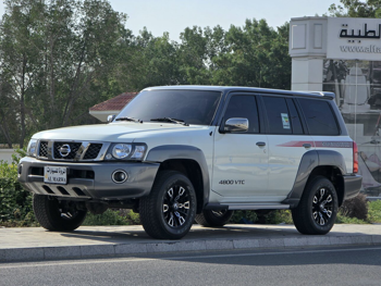 نيسان  باترول  سفاري  2023  عادي  18,000 كم  6 سلندر  دفع رباعي  اس يو في  أبيض