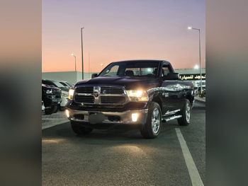 دودج  رام  1500  2017  اوتوماتيك  246,000 كم  8 سلندر  دفع رباعي  بيكب  أسود