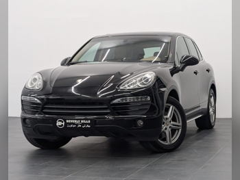 Porsche  Cayenne  2014  Automatic  118,000 Km  6 Cylinder  All Wheel Drive (AWD)  SUV  Black  With Warranty