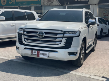 تويوتا  لاند كروزر  في اكس توين توربو  2024  اوتوماتيك  91,000 كم  6 سلندر  دفع رباعي  اس يو في  أبيض