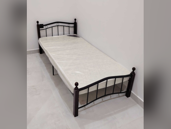 الأسّرة - فردي  - بنى  - متضمنة المرتبة