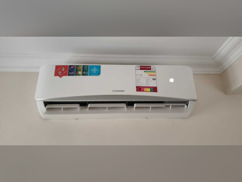 مكيفات الهواء يشمل التحكم عن بعد  ضمان  مع التسليم  مع التركيب