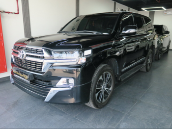 Toyota  Land Cruiser  GXR- Grand Touring  2021  Automatic  200,000 Km  8 Cylinder  Four Wheel Drive (4WD)  SUV  Black