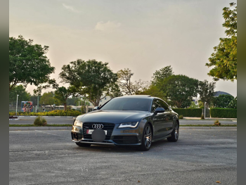 Audi  A7  50 TFSI quattro  2015  Automatic  120,000 Km  4 Cylinder  Rear Wheel Drive (RWD)  Sedan  Gray