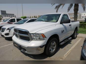 دودج  رام  1500  2020  اوتوماتيك  124,000 كم  8 سلندر  دفع رباعي  بيكب  أبيض
