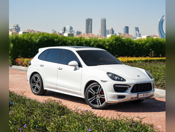 Porsche  Cayenne  GTS  2013  Automatic  67,000 Km  8 Cylinder  Four Wheel Drive (4WD)  SUV  White  With Warranty