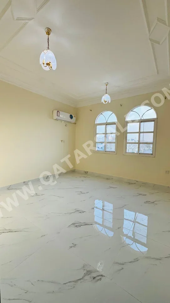 Compound  - Semi Furnished  - Doha  - Al Thumama  - 4 Bedrooms