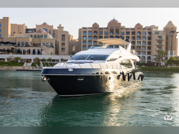 ماجيستي  77  أمريكا  2012  أبيض  77 قدم  مع موقف