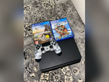 اجهزة العاب الفديو - سوني  - بلاي ستيشن 4  - 1 تيرابايت  -تشمل أجهز تحكم: 1