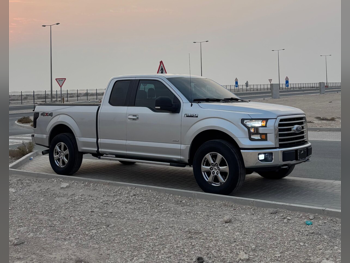 فورد  أف  150 اكس ال تي  2016  اوتوماتيك  120,000 كم  6 سلندر  دفع رباعي  بيكب  فضي