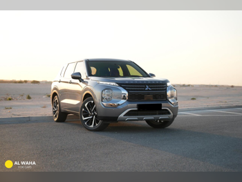Mitsubishi  Outlander  2023  Automatic  20,000 Km  4 Cylinder  Four Wheel Drive (4WD)  SUV  Silver  With Warranty