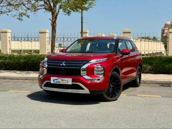 Mitsubishi  Outlander  2025  Automatic  0 Km  4 Cylinder  Four Wheel Drive (4WD)  SUV  Red  With Warranty