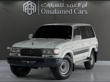 تويوتا  لاند كروزر  في اكس ار  1995  اوتوماتيك  391,000 كم  8 سلندر  دفع رباعي  اس يو في  أبيض