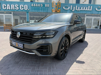 Volkswagen  Touareg  R line  2020  Automatic  136,000 Km  6 Cylinder  All Wheel Drive (AWD)  SUV  Gray