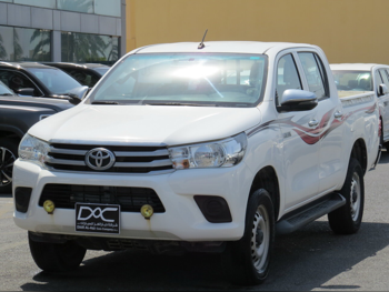 Toyota  Hilux  2020  Automatic  11,000 Km  4 Cylinder  Four Wheel Drive (4WD)  Pick Up  White