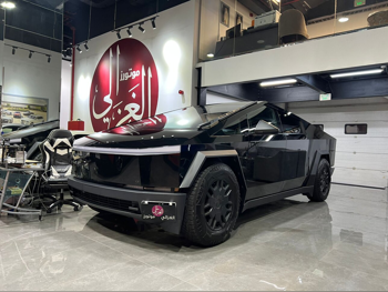 Tesla  Cybertruck  2024  Automatic  9,000 Km  0 Cylinder  All Wheel Drive (AWD)  SUV  Black