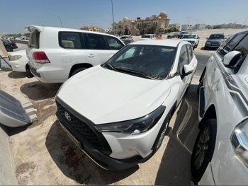 تويوتا  كورولا  كروس هايبرد  2022  اوتوماتيك  147,000 كم  4 سلندر  دفع رباعي  اس يو في  أبيض  تحت الضمان