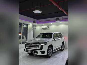 تويوتا  لاند كروزر  جي اكس ار  2025  اوتوماتيك  0 كم  6 سلندر  دفع رباعي  اس يو في  أبيض  تحت الضمان