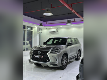 لكزس  ال اكس  570 اس  2016  اوتوماتيك  307,000 كم  8 سلندر  دفع رباعي  اس يو في  سونيك تايتينيم