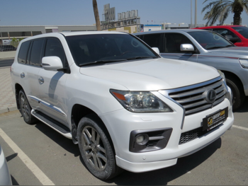 Lexus  LX  570 S  2013  Automatic  405,000 Km  8 Cylinder  Four Wheel Drive (4WD)  SUV  White