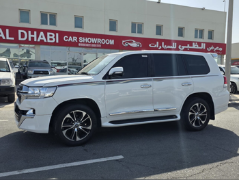 تويوتا  لاند كروزر  جي اكس ار  2012  اوتوماتيك  352,000 كم  8 سلندر  دفع رباعي  اس يو في  أبيض