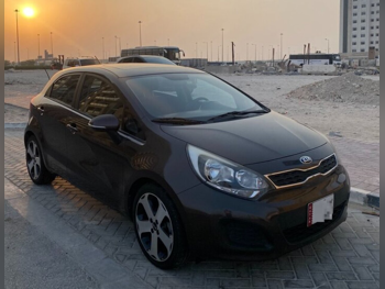 كيا  ريو  2015  اوتوماتيك  89,000 كم  4 سلندر  سحب امامي  سيدان  بني  تحت الضمان