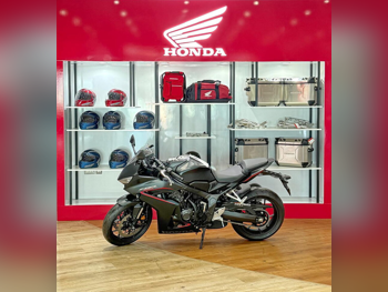 HONDA  CBR 650 -  2025 - Color Black -  Warranty