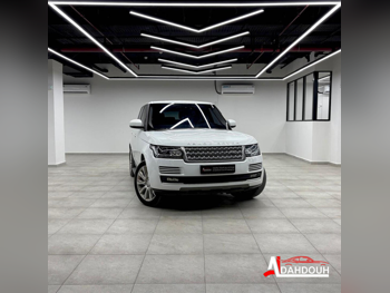 لاند روفر  رنج روفر  فوج  2015  اوتوماتيك  233,000 كم  8 سلندر  دفع رباعي  اس يو في  أبيض