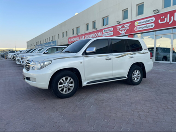 Toyota  Land Cruiser  GXR  2011  Automatic  454,000 Km  8 Cylinder  Four Wheel Drive (4WD)  SUV  White