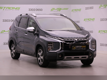 Mitsubishi  Xpander  Cross  2023  Automatic  88,000 Km  4 Cylinder  Front Wheel Drive (FWD)  SUV  Gray