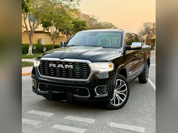 دودج  رام  تنكستين  2025  اوتوماتيك  9,000 كم  6 سلندر  دفع كلي مستمر  بيكب  أسود كروم  تحت الضمان