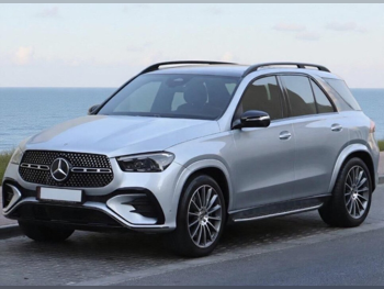 مرسيدس - بنز  جي ال اي  450  2024  اوتوماتيك  21,000 كم  6 سلندر  دفع رباعي  اس يو في  فضي  تحت الضمان