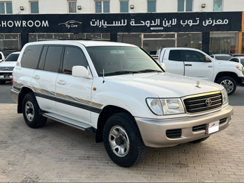 تويوتا  لاند كروزر  جي اكس ار  2002  اوتوماتيك  129,000 كم  6 سلندر  دفع رباعي  اس يو في  أبيض
