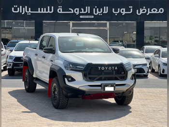 تويوتا  هاي لوكس  جي ار سبورت  2025  اوتوماتيك  0 كم  6 سلندر  دفع رباعي  بيكب  أبيض  تحت الضمان