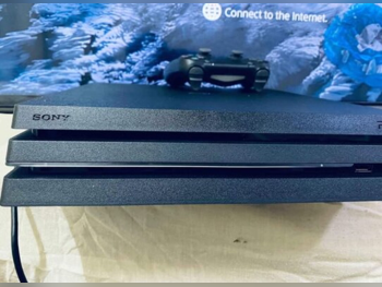 اجهزة العاب الفديو - سوني  - بلاي ستيشن 4 برو  - 1 تيرابايت  -تشمل أجهز تحكم: 1