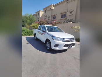 Toyota  Hilux  2021  Manual  176,000 Km  4 Cylinder  Rear Wheel Drive (RWD)  Pick Up  White