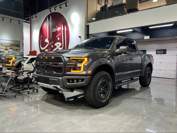 Ford  Raptor  2018  Automatic  178,000 Km  6 Cylinder  Four Wheel Drive (4WD)  Pick Up  Gray