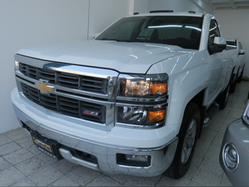 شفروليه  سلفرادو  2015  اوتوماتيك  114,000 كم  8 سلندر  دفع رباعي  بيكب  أبيض