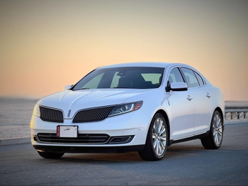 Lincoln  MKS  2015  Automatic  63,000 Km  6 Cylinder  Front Wheel Drive (FWD)  Sedan  White