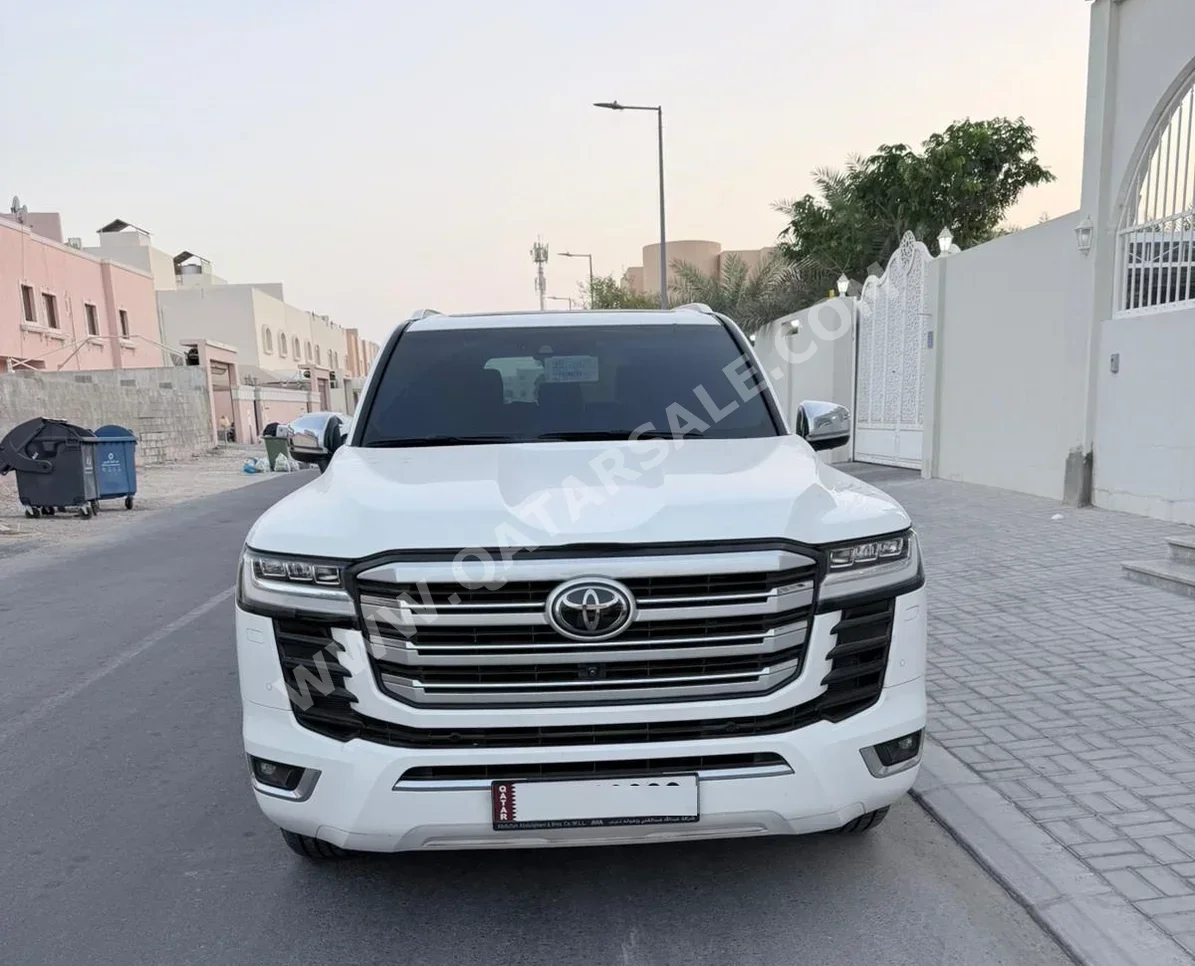 تويوتا  لاند كروزر  في اكس ار توين توربو  2023  اوتوماتيك  57,000 كم  6 سلندر  دفع رباعي  اس يو في  أبيض  تحت الضمان
