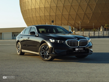 بي ام دبليو  520 اي  4 سلندر  سيدان  أسود  2026
