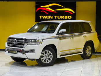 تويوتا  لاند كروزر  جي اكس ار  2016  اوتوماتيك  373,000 كم  8 سلندر  دفع رباعي  اس يو في  أبيض