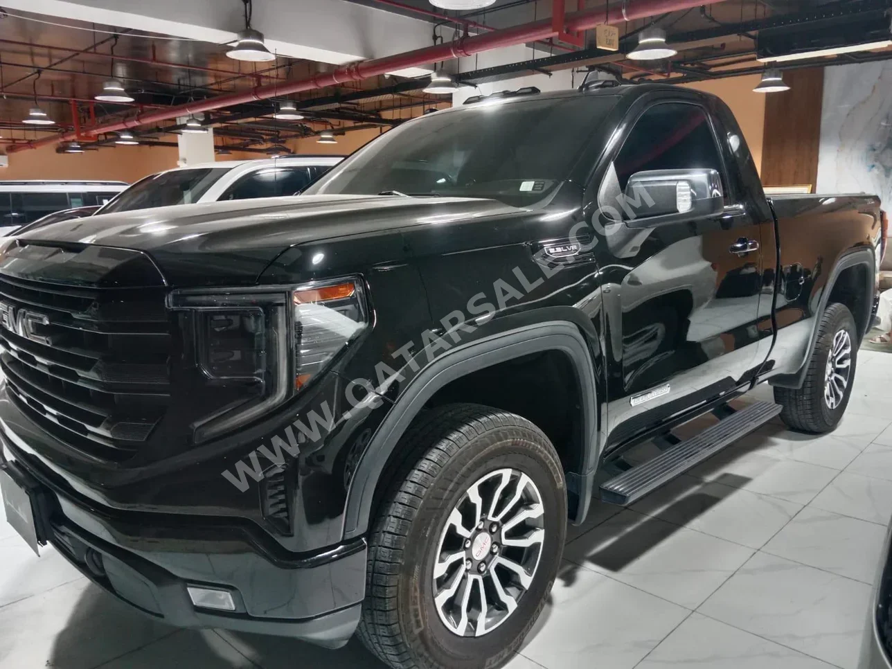 جي ام سي  سييرا  اليفيشن  2023  اوتوماتيك  63,000 كم  8 سلندر  دفع رباعي  بيكب  أسود  تحت الضمان