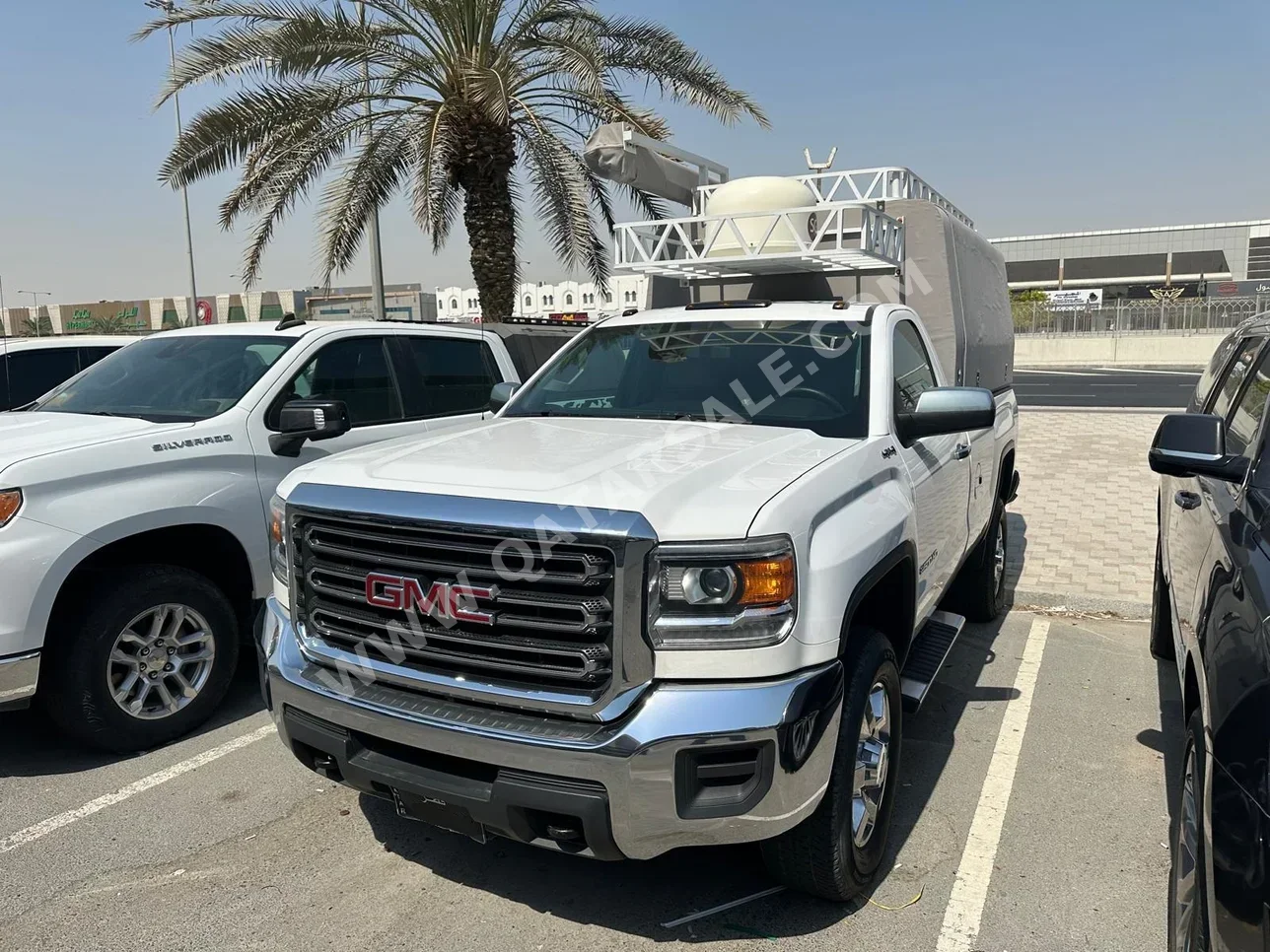 GMC  Sierra  2500 HD  2016  Automatic  50,000 Km  8 Cylinder  Four Wheel Drive (4WD)  Pick Up  White