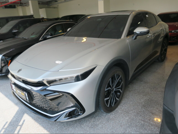 Toyota  Crown  Hybrid  2023  Automatic  2,000 Km  4 Cylinder  Rear Wheel Drive (RWD)  Sedan  Silver  With Warranty