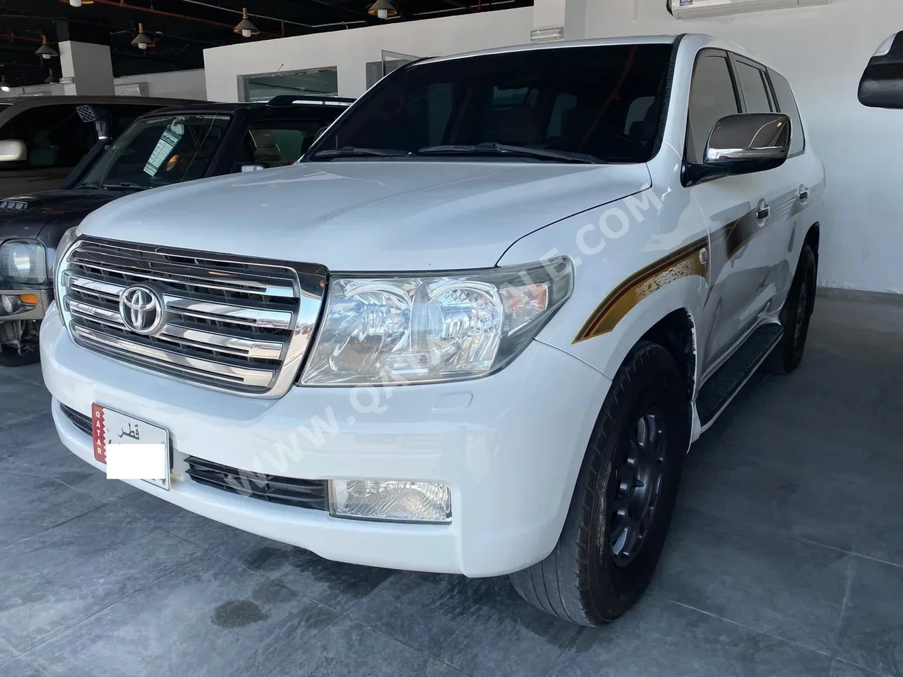 Toyota  Land Cruiser  GXR  2010  Automatic  341,000 Km  8 Cylinder  Four Wheel Drive (4WD)  SUV  White